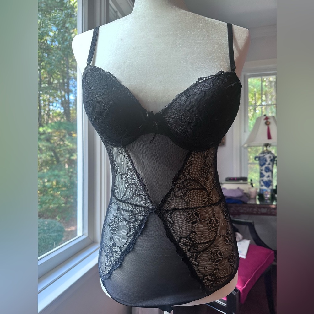 Elegant Black Lace Bodysuit,padded